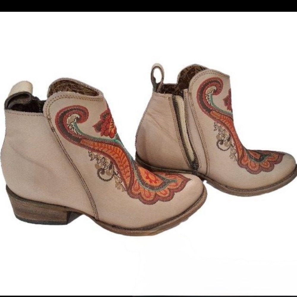 Corral Boho Embroidered Ankle Boots - Size 8 - Picture 3 of 6